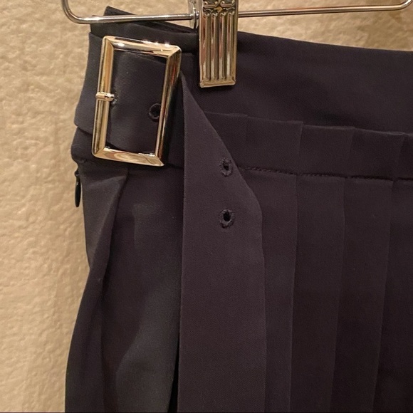 NWT~JUPE VENDUE Black Pleated Buckle Skirts Size Small - Picture 3 of 9